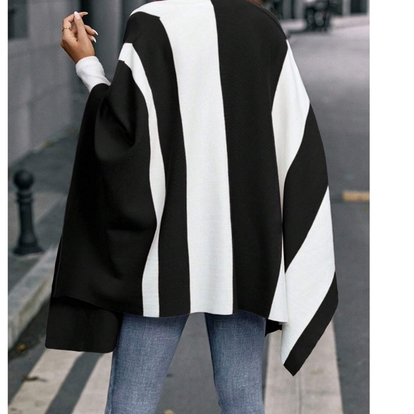 Luxe Color Block Loose Fit Shawl Wrap Cardigan - Picture 4 of 7